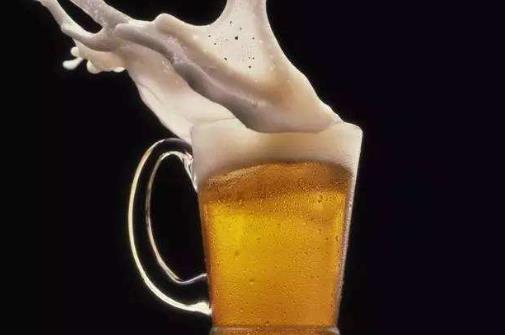 這樣喝啤酒才健康哦!