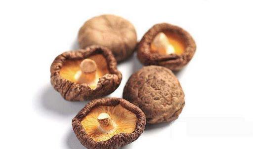 如何正確泡發干香菇?