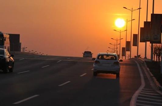 夜間開(kāi)車需補(bǔ)充維生素