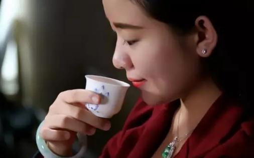 經期喝茶好嗎 月經期不能喝茶的三大理由