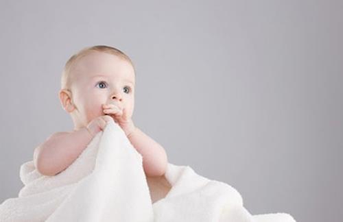 寶寶衣服掉色能穿嗎?寶寶衣服掉色咋辦