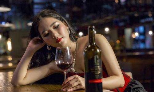 女性不宜多喝酒 女性飲酒易誘發乳腺癌