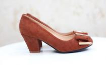 如何給磨砂皮鞋去油漬