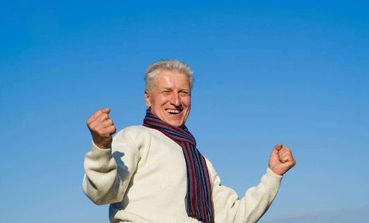 老年人早晨性愛很不錯!