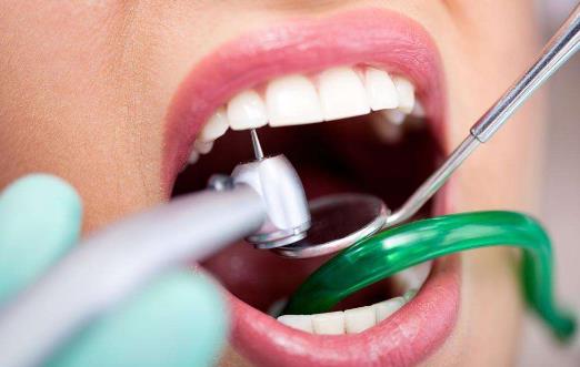 牙齒敏感是怎么回事