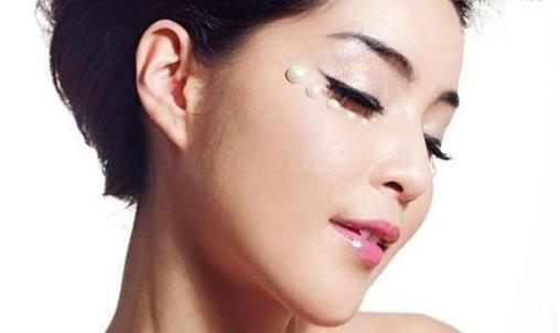 揭秘眼部護膚的三大陷阱