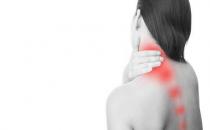 不正確坐姿易引發頸椎病！