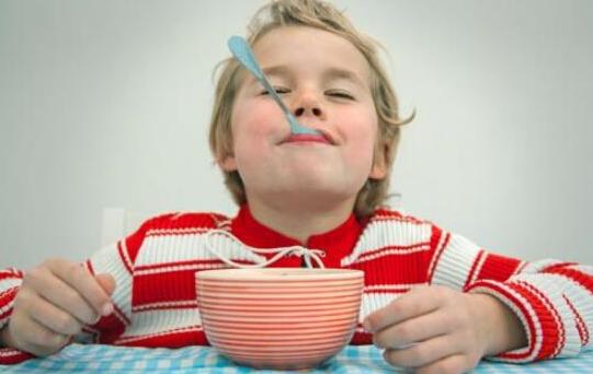 冬天睡覺蒙頭睡危害太大!