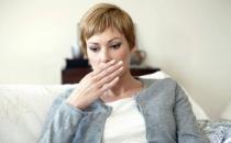 老是打嗝是咋回事呢？