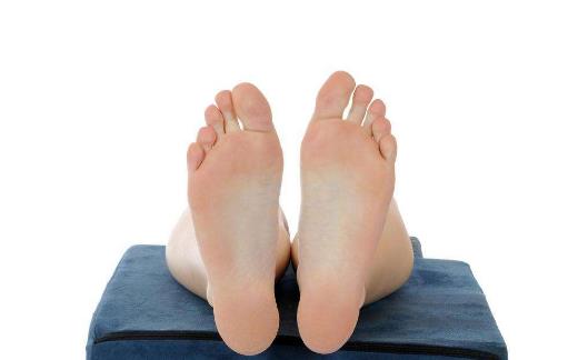 女人腳底受寒危害太大!