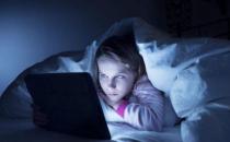 經(jīng)常熬夜小心擾亂你的經(jīng)期！