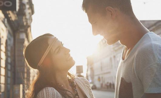 如何看出一個男人是不是喜歡你