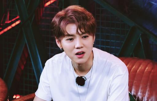 鹿晗個人資料簡介 鹿晗照片 明星鹿晗的QQ號 鹿晗新歌推薦