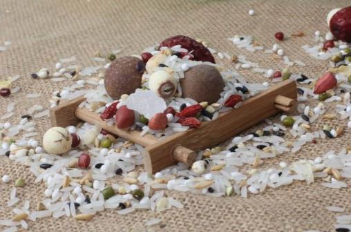 小孩小孩你別饞，過了臘八就是年 臘八節(jié)吃臘八粥