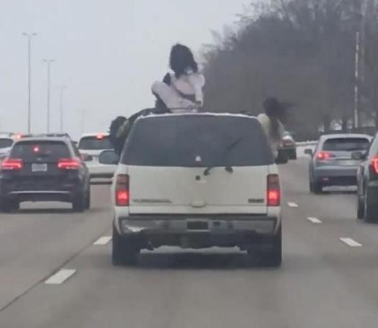 女子在車頂跳舞 為了紅沒(méi)底線 什么危險(xiǎn)的事都敢做