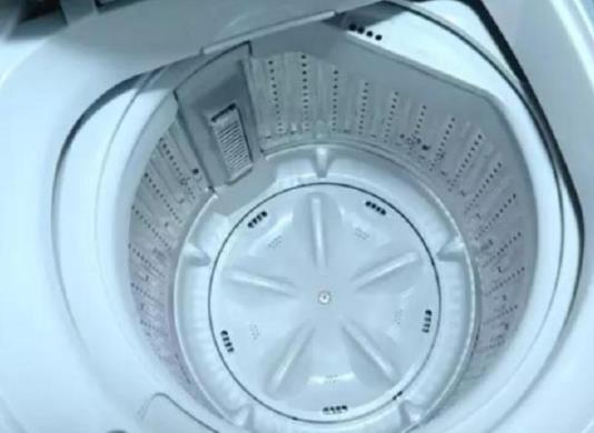 洗衣機半年不洗內部很臟 家政阿姨支招洗衣服更干凈