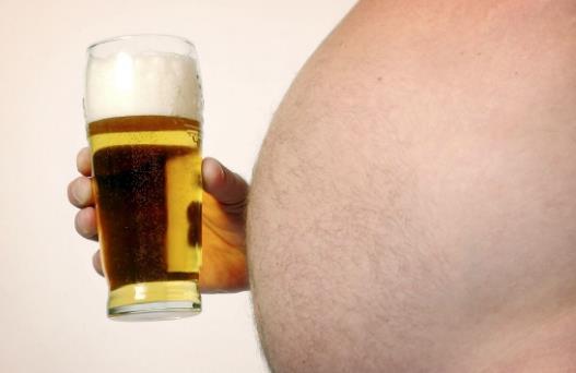 啤酒肚與啤酒的關系 教你幾個動作輕松減掉啤酒肚