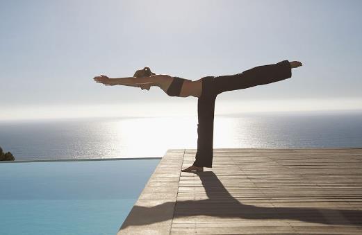 女生虎背熊腰真是背影殺手 教你幾招練出誘人的蝴蝶背