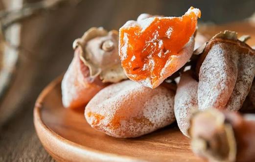 甜美綿柔的柿餅好吃又營養 但是吃柿餅時這些要注意