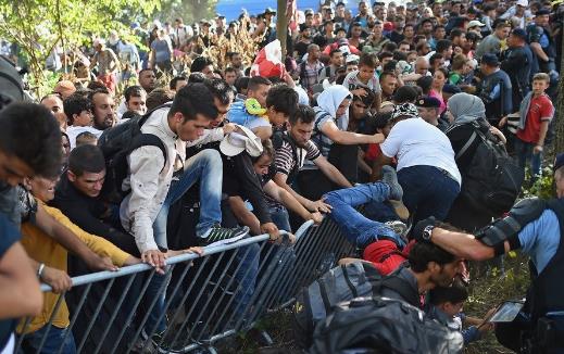 人流量大的公共場所發生踩踏事件 踩踏逃生全攻略