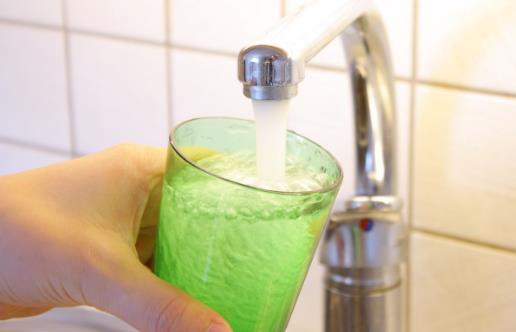 口干皮膚變差是在提醒身體缺水 健康喝水及時補水