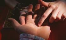 手上有這特性的人注定財運滾滾 七種手相有偏財運