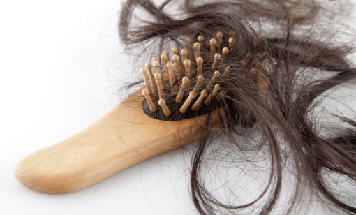 防脫治脫只靠洗護還不夠 頭發油膩的原因