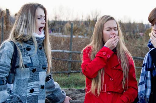 打哈欠不僅傳染還會致疾 打哈欠易出現(xiàn)在移情人群