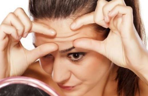 抬頭紋影響顏值? 五種方法幫你去除抬頭紋