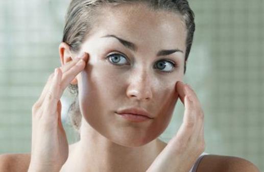 抬頭紋影響顏值? 五種方法幫你去除抬頭紋