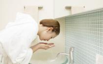 女性晚上如何保養皮膚 夜晚皮膚護理方法