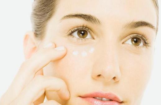 10個妙招去黑眼圈見效快