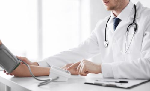 測量血壓用左臂還是右臂 測量血壓要講求正確的方法