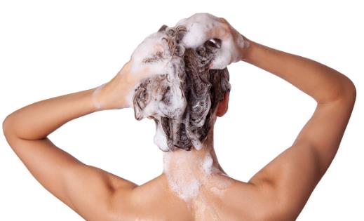 頭屑很嚴重滿頭都是怎么辦?4個好方法幫你來應對