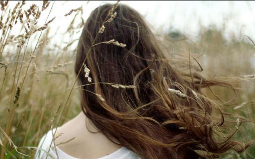 頭屑很嚴重滿頭都是怎么辦?4個好方法幫你來應對