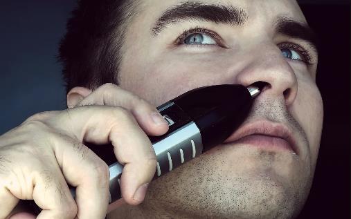 鼻毛長出來是拔掉還是剪掉？如何保護好個人鼻腔