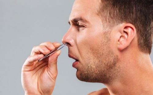 鼻毛長出來是拔掉還是剪掉？如何保護好個人鼻腔