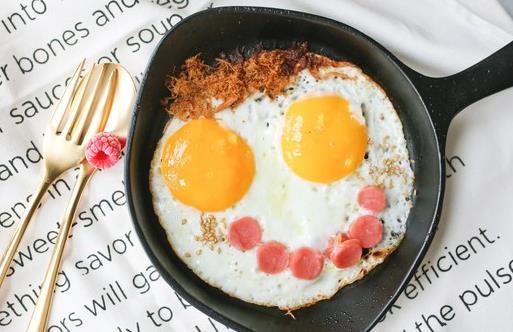 長(zhǎng)期用開(kāi)水沖雞蛋拌白糖吃,對(duì)身體有什么好處