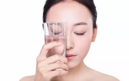 給皮膚補水 補水應知