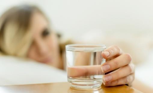 喝水也有很多講究 牢記3個(gè)喝水技巧才養(yǎng)生