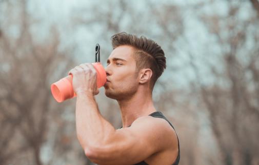 喝水也有很多講究 牢記3個(gè)喝水技巧才養(yǎng)生