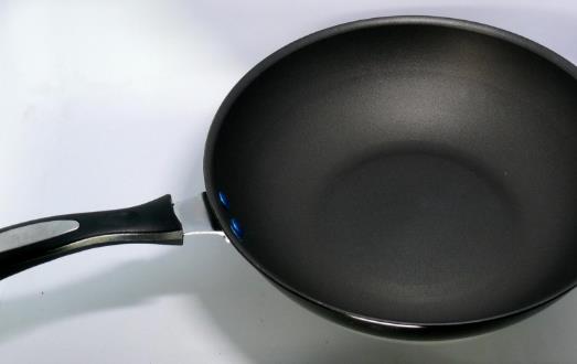 不粘鍋涂層的安全性 日常使用不粘鍋注意事項