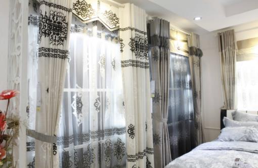 窗簾根本不用拆下來洗,家政阿姨教我一招,分分鐘洗干凈