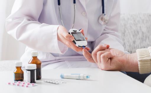 除了糖尿病,還有哪些情況可能會(huì)引起尿糖高