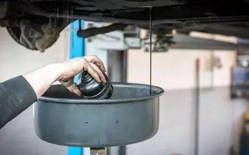 汽車必須要做的四個保養,別不當回事,少做一個汽車早報