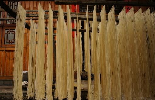 超市買掛面,千萬要留神!一定要看清這個字!別被忽悠啦