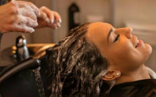 長期用冷水洗頭對人的危害 洗頭的正確方法