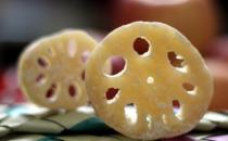 ?蓮藕清熱涼血營養價值高 挑選要聞氣味看顏色嘗味道