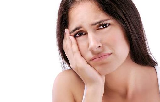 雙頰和鼻子泛紅,你可能得了玫瑰痤瘡