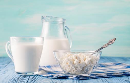 早餐吃面包牛奶這樣搭配并不好 牛奶的禁忌要知道